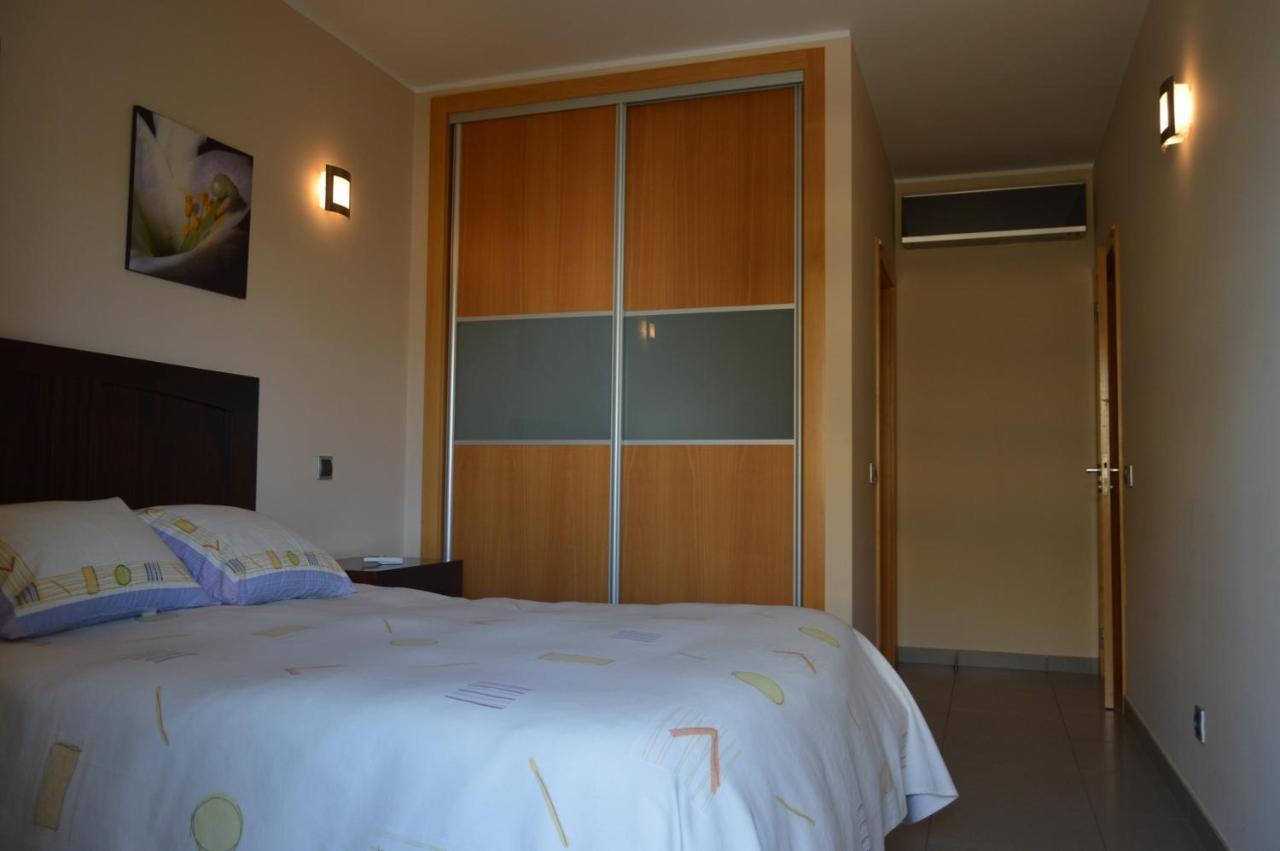 Apartamento Frente Ao Mar Com Piscina De Agua Salgada Куартейра Екстер'єр фото