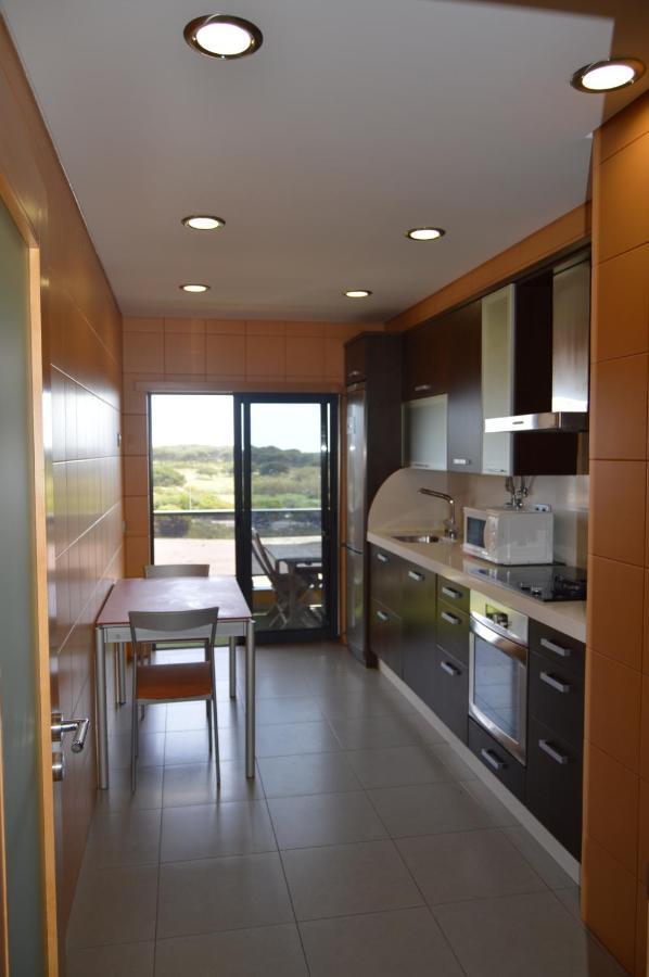 Apartamento Frente Ao Mar Com Piscina De Agua Salgada Куартейра Екстер'єр фото